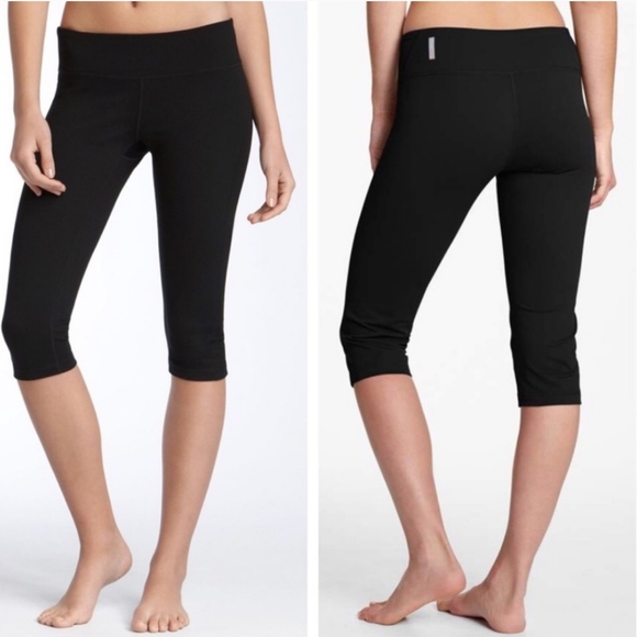 Zella Live In Black Legging Capris Size Medium - Picture 3 of 6